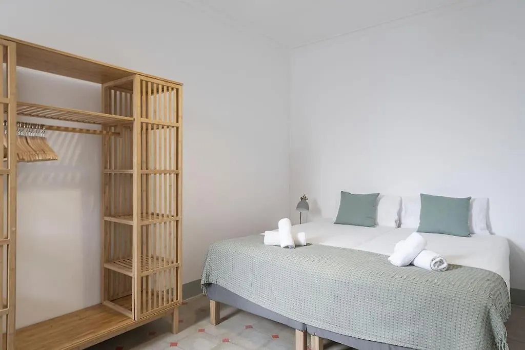 Canela Homes Barcelona Fontana Spanien